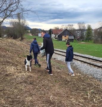 V čistilni akciji je sodelovalo tudi precej otrok